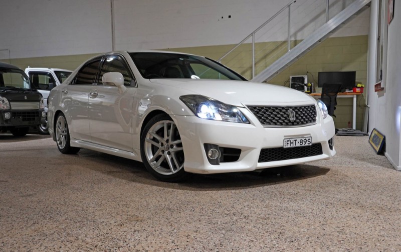 Ảnh của Toyota Crown Athlete